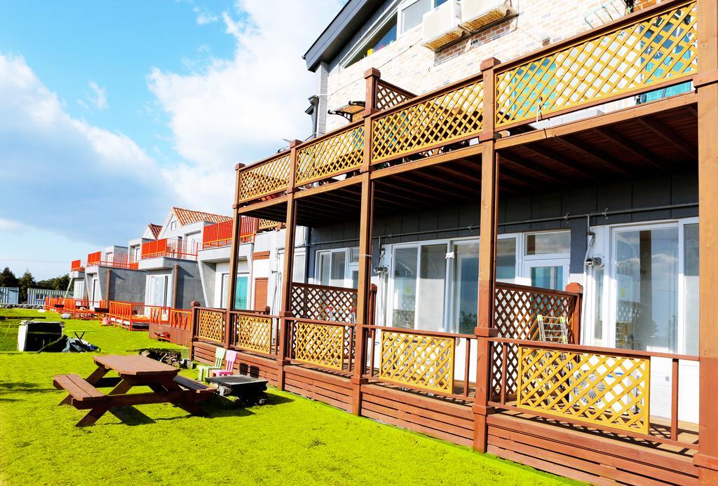 Haevichi Pension Seogwipo Exterior photo