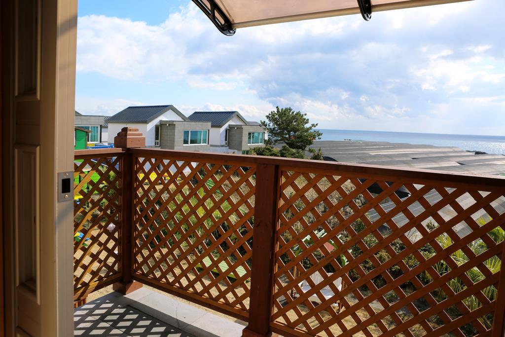 Haevichi Pension Seogwipo Exterior photo