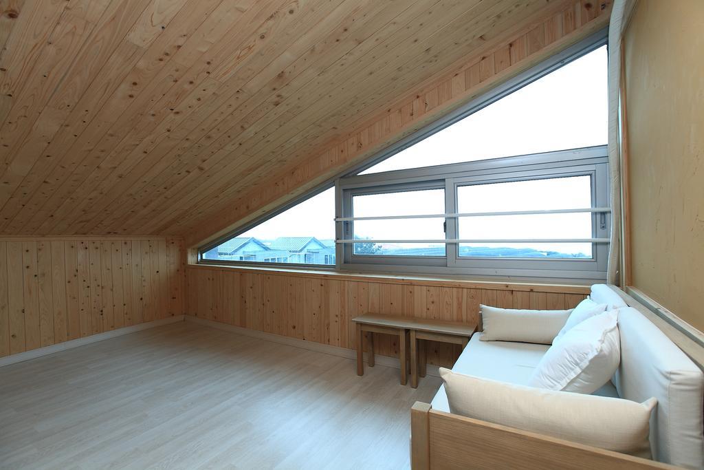Haevichi Pension Seogwipo Exterior photo
